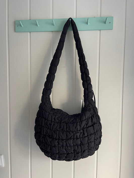 Bolso Maxi Scrunch negro - asa convertible fruncida