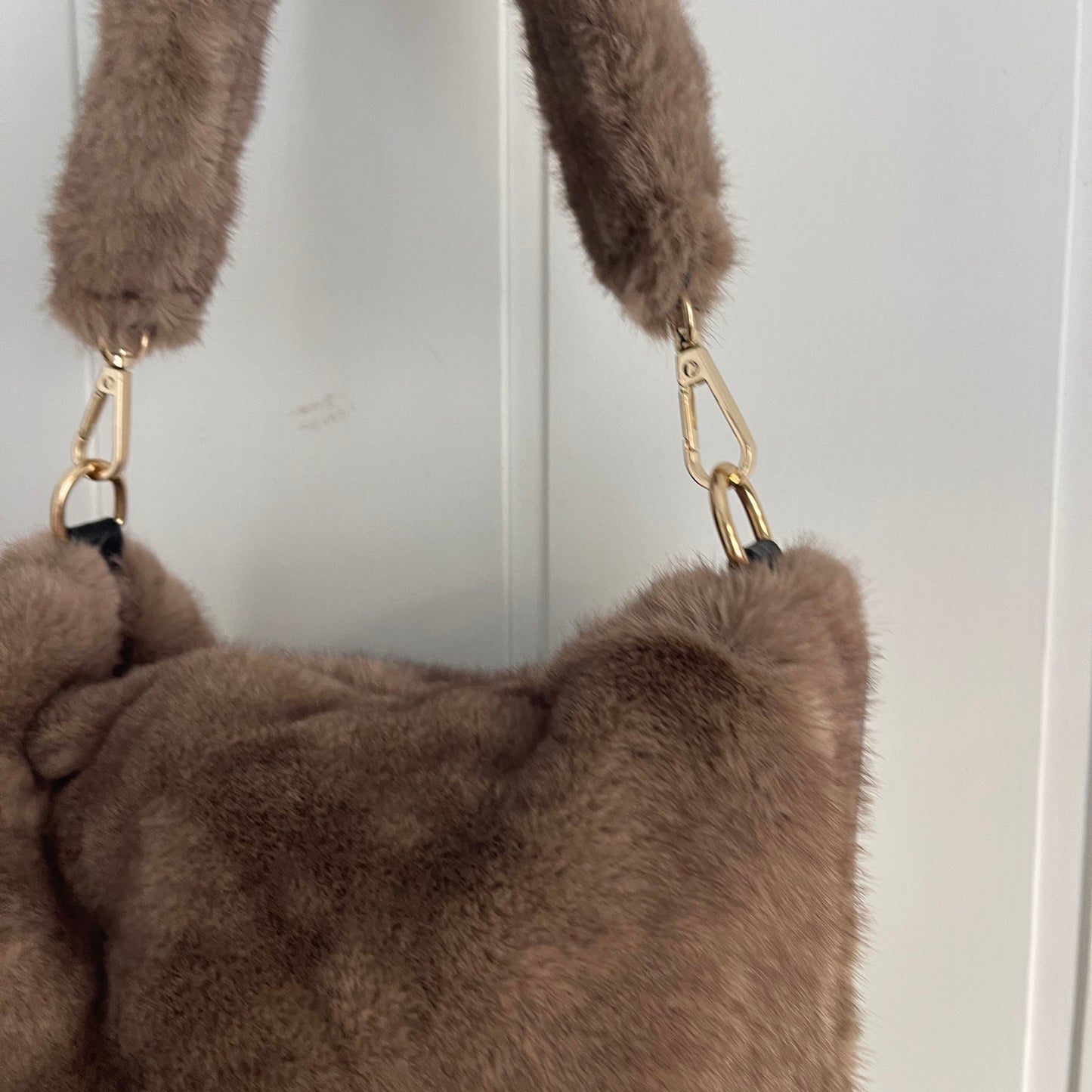 Bolso Fluffy Cube taupe