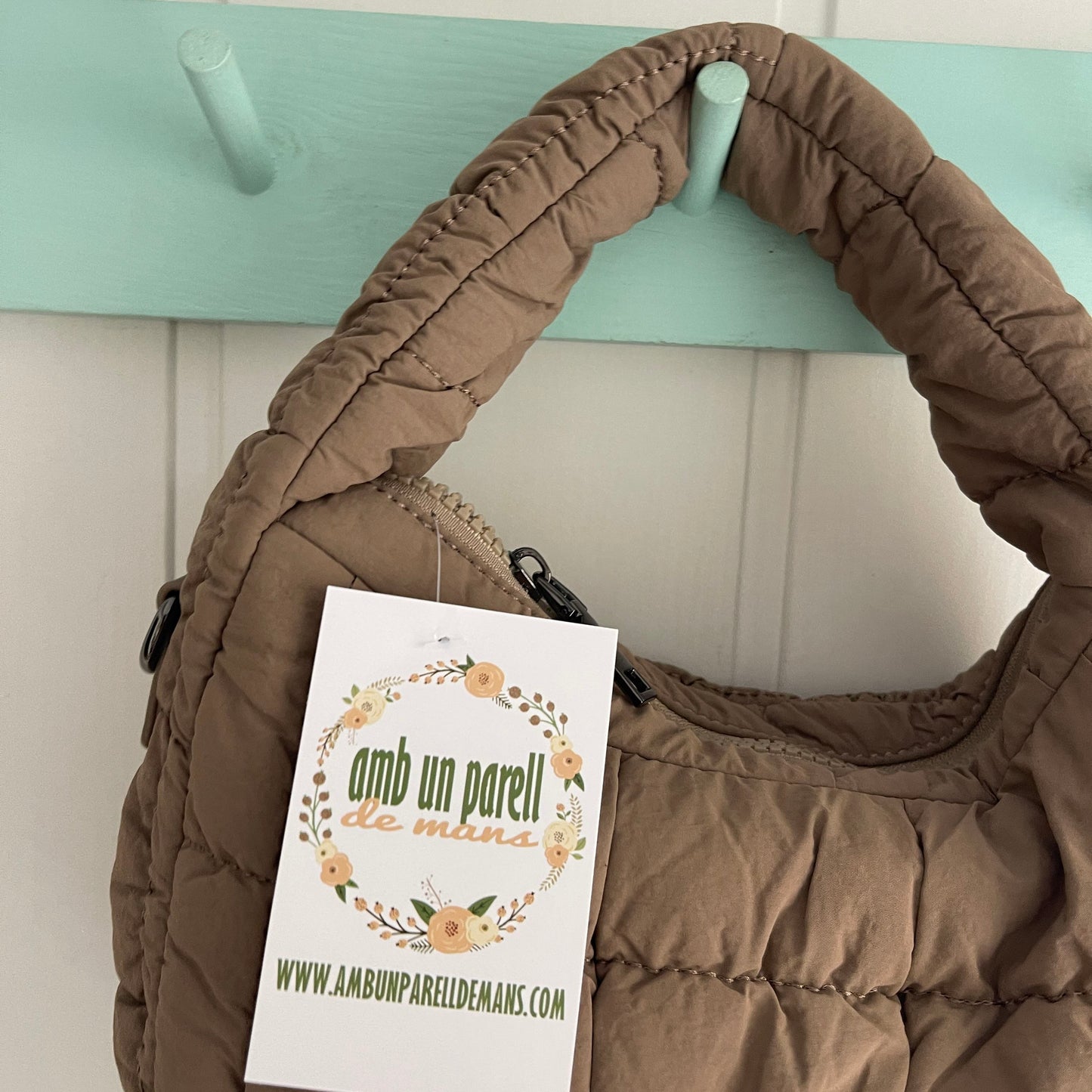 Bolso Mini Scrunch camel - de mano y bandolera