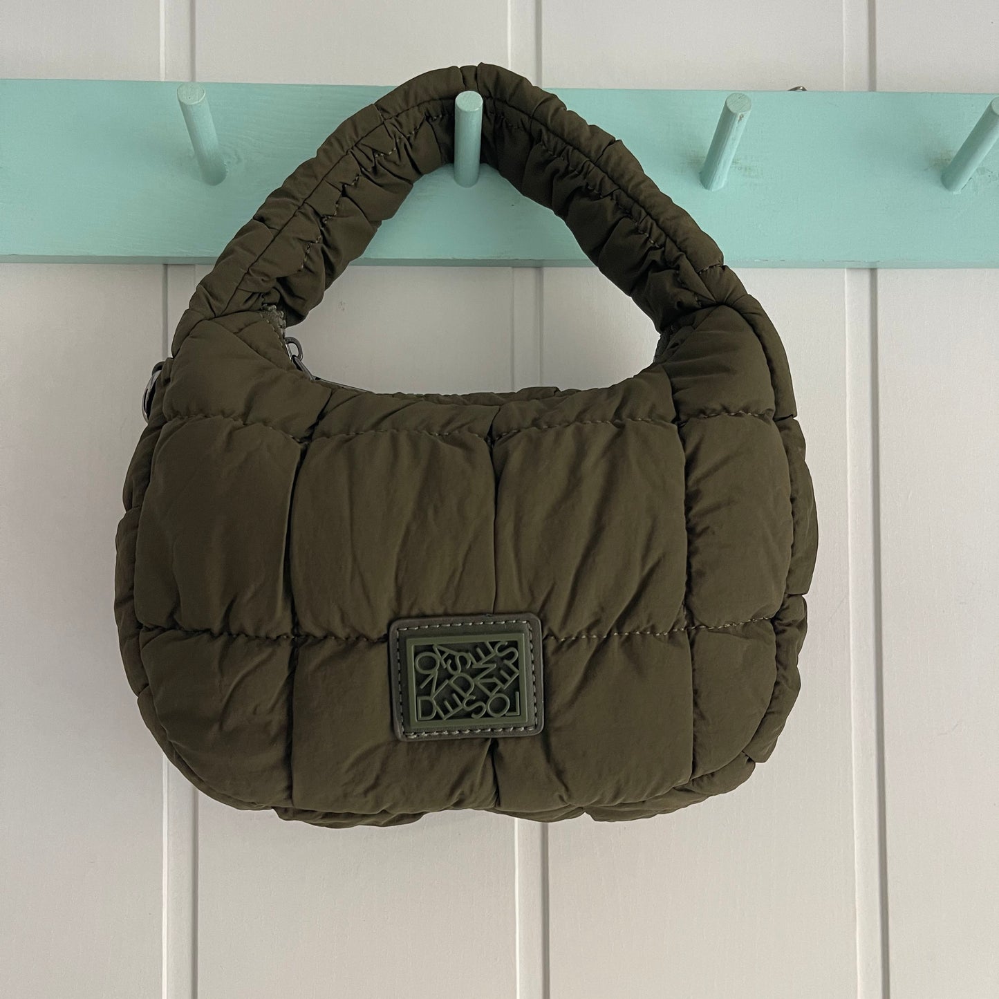 Bolso Mini Scrunch kaki - de mano y bandolera