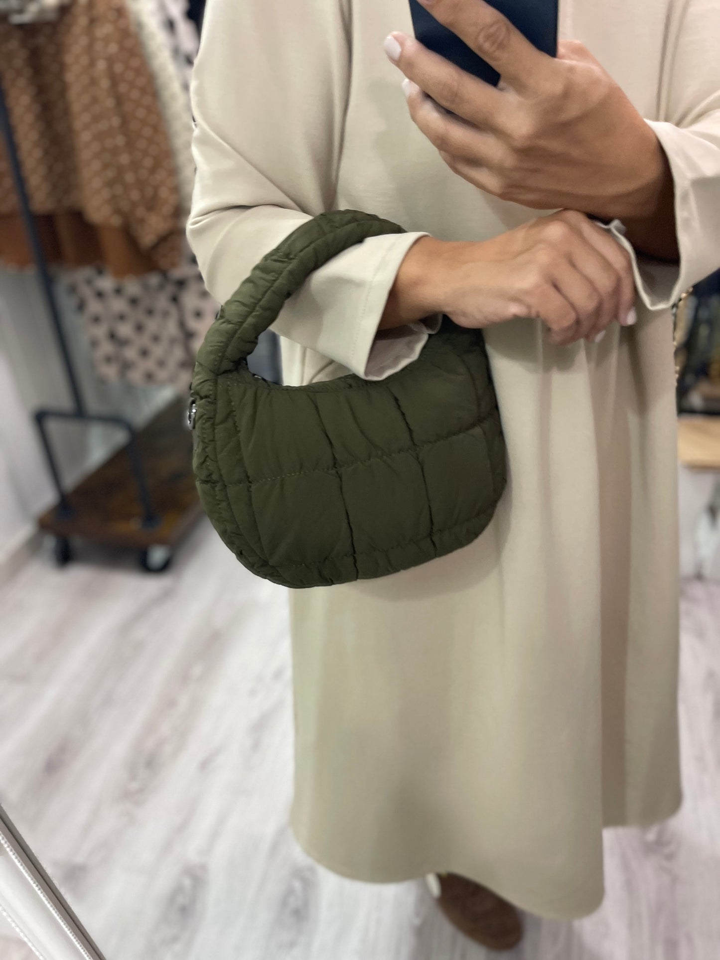 Bolso Mini Scrunch kaki - de mano y bandolera