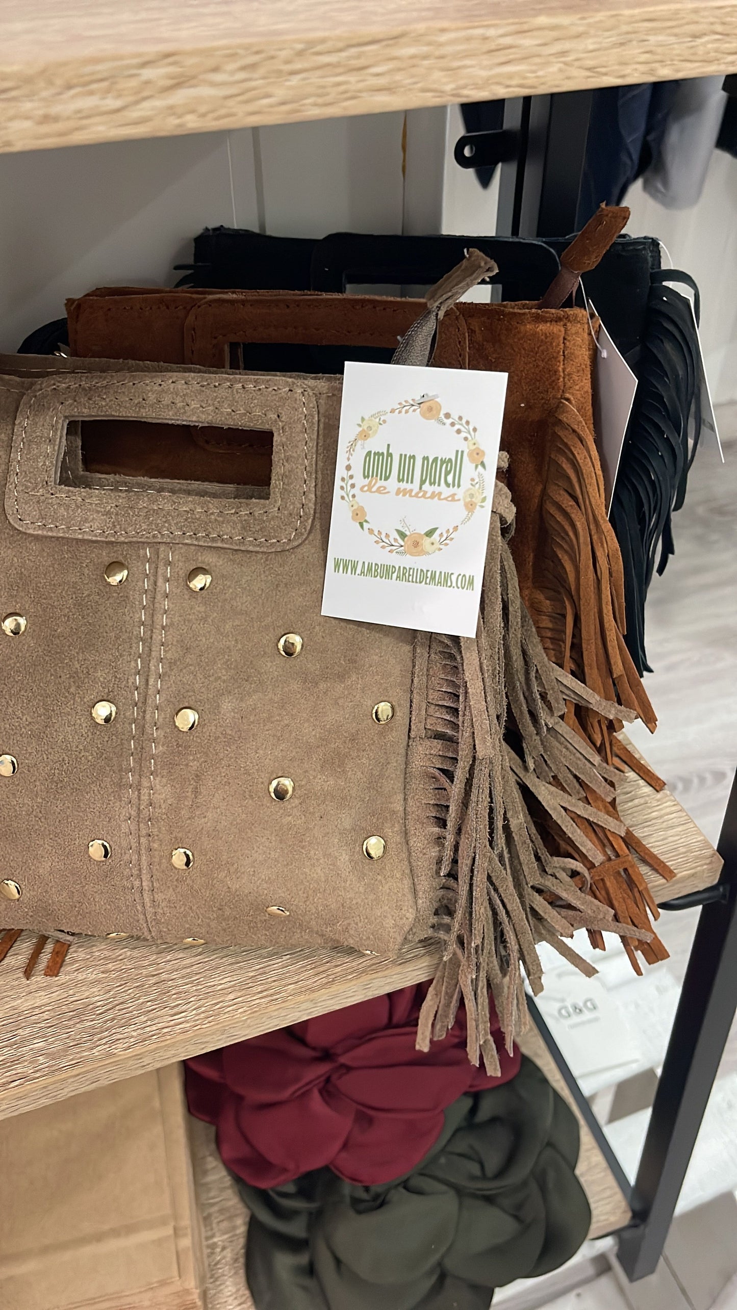Bolso Dakota de piel de mano y bandolera camel