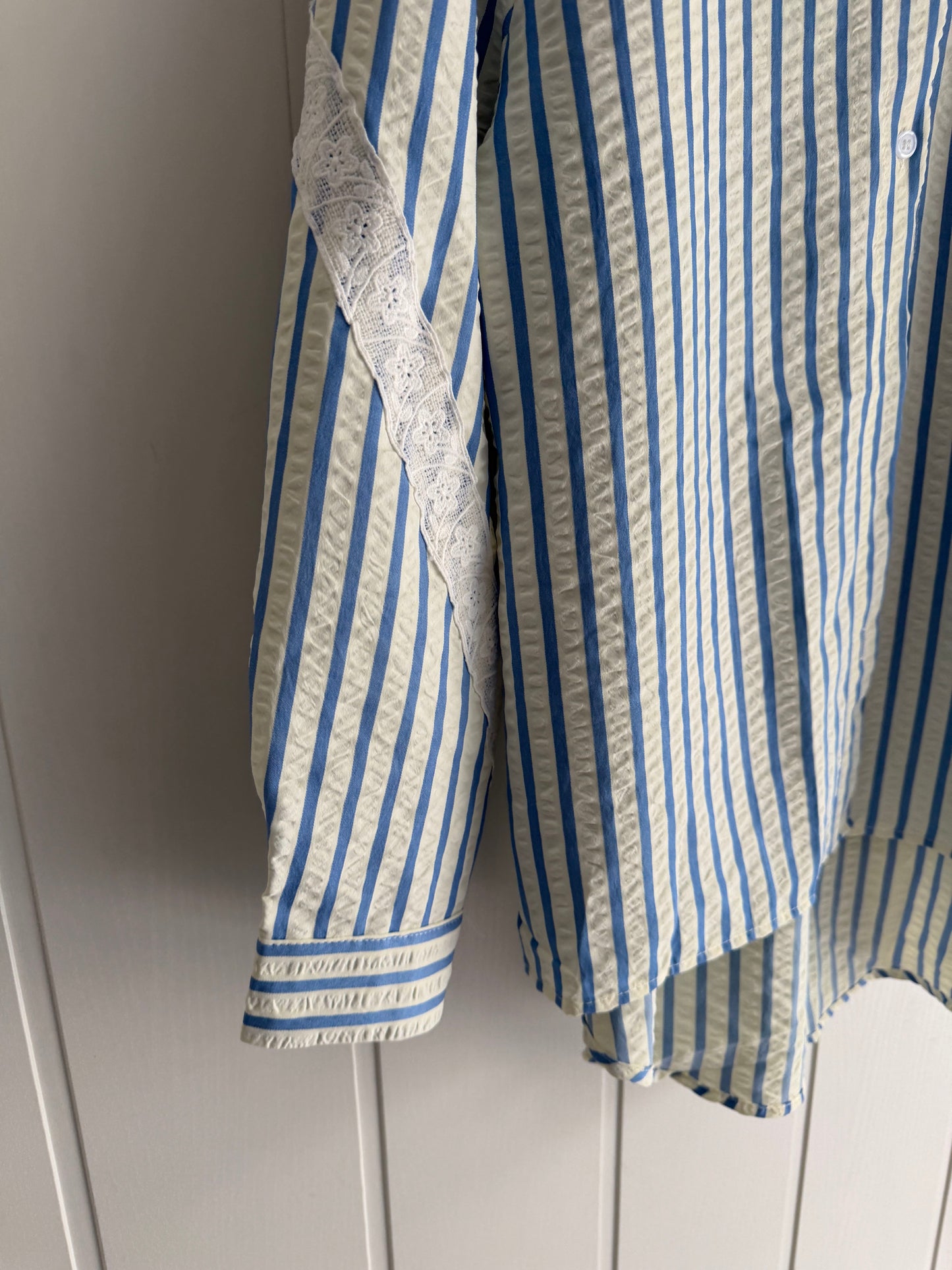 Camisa Love rayas azul cielo