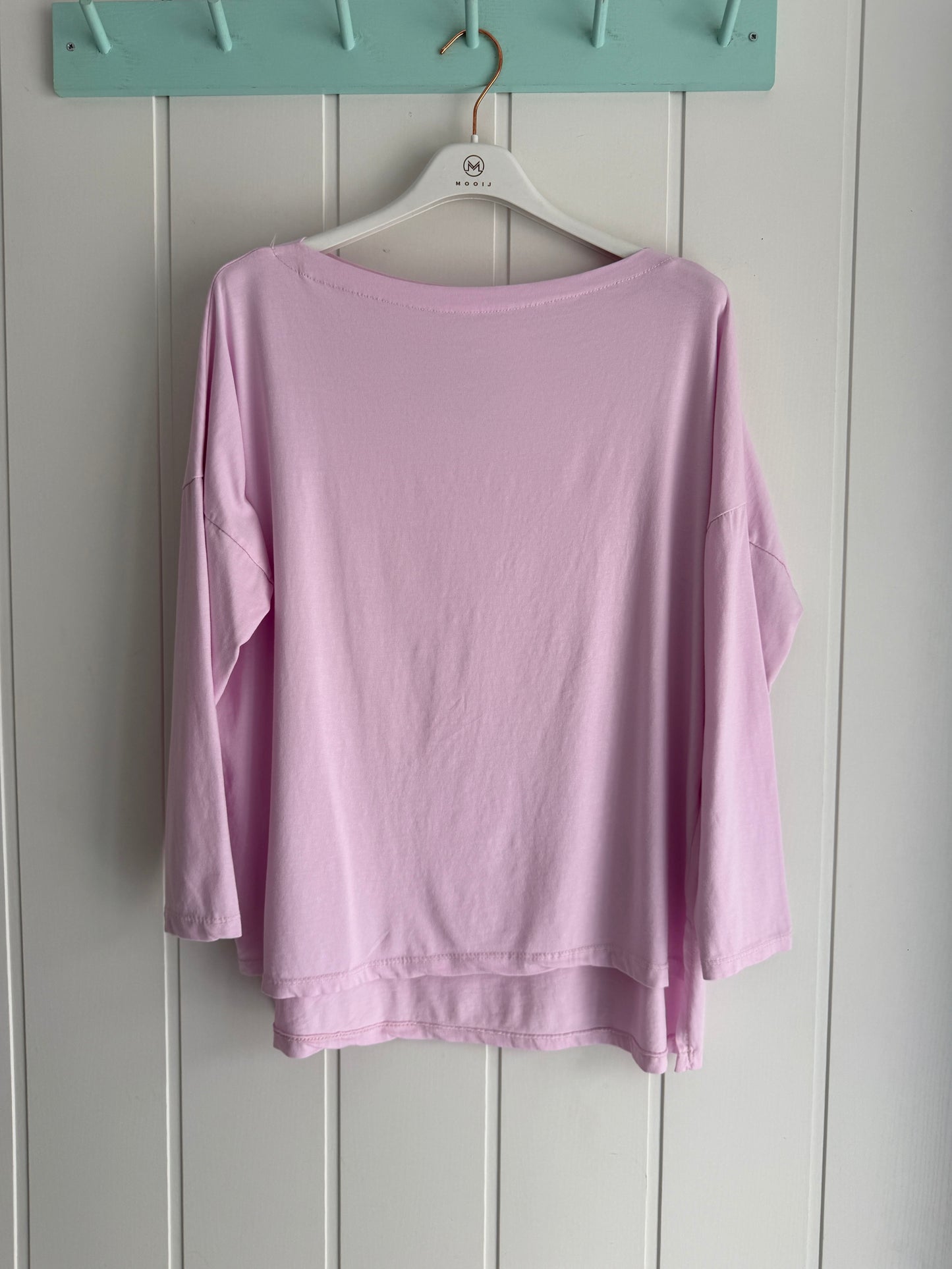 Camiseta Bardot cuello barco rosa