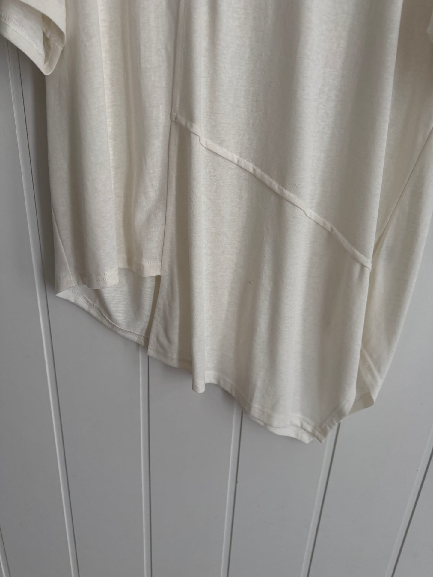 Camiseta June blanco roto