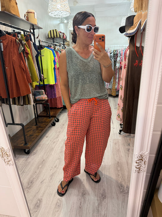 Pantalón vichy fluor coral y taupe