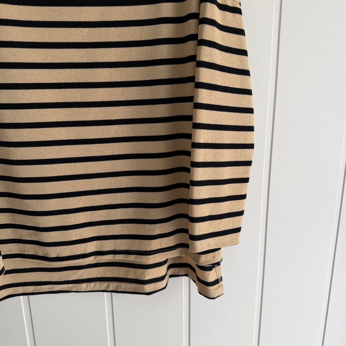 Camiseta Zumaia camel y negro