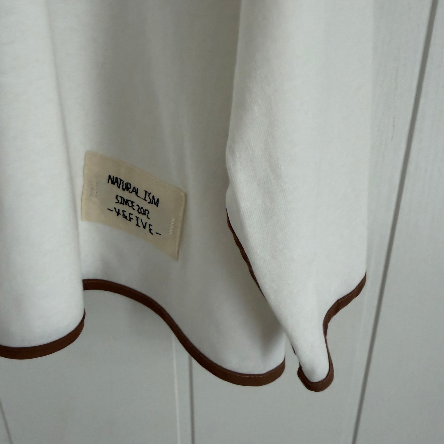 Camiseta Zuri blanca