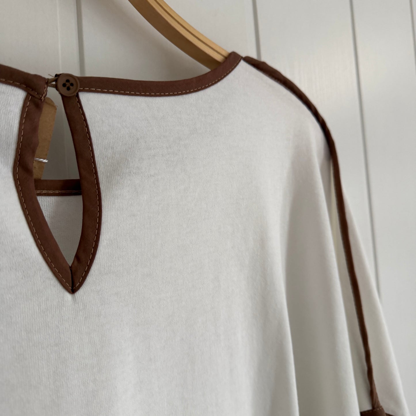 Camiseta Zuri blanca