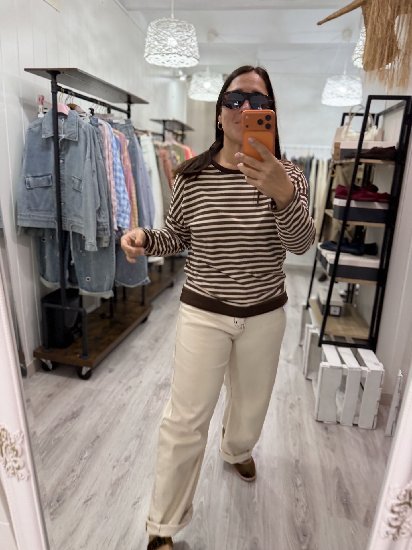 Camiseta Navy Ainara beige y chocolate