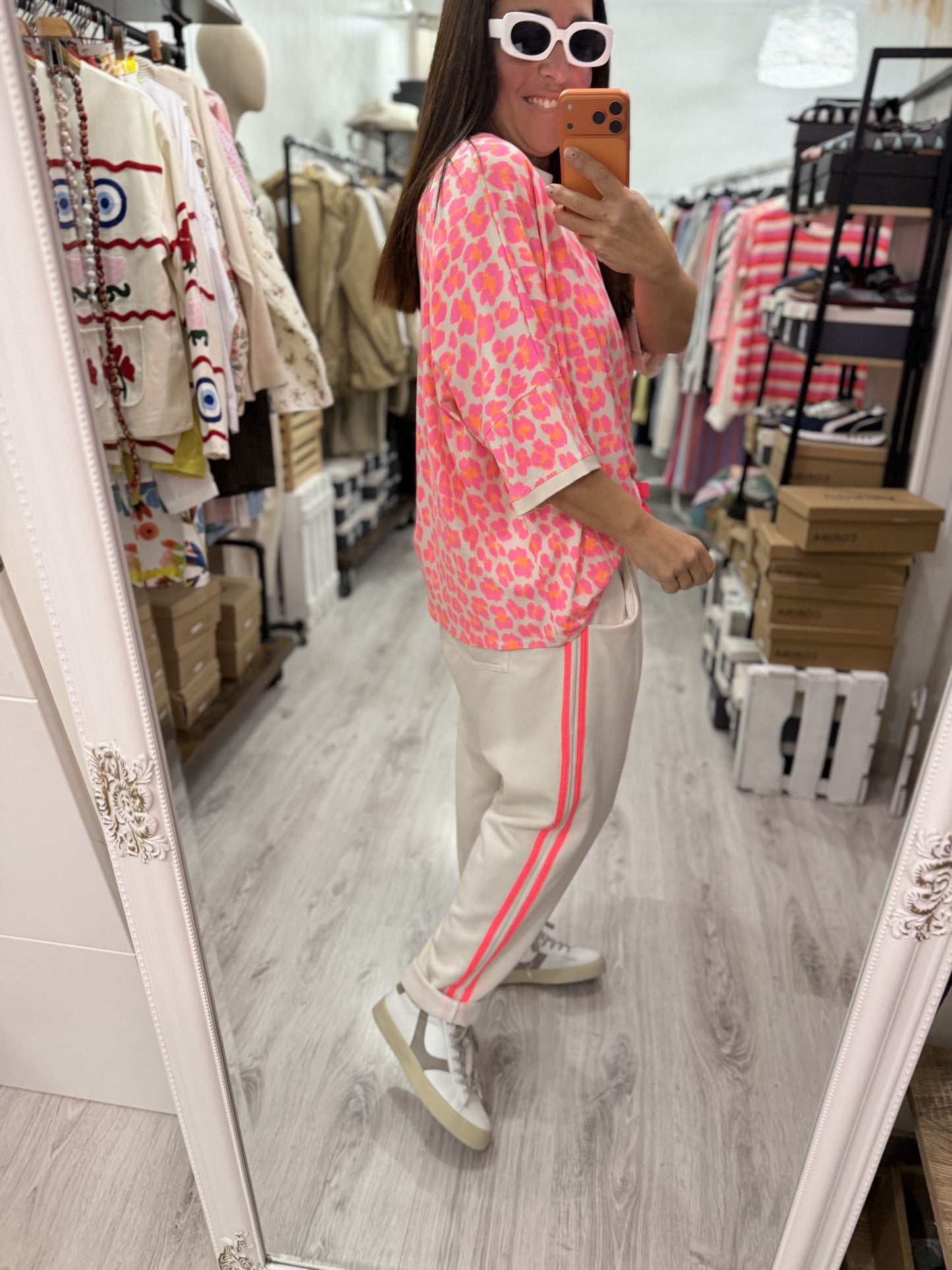 Camiseta Oversize animal print fucsia y naranja