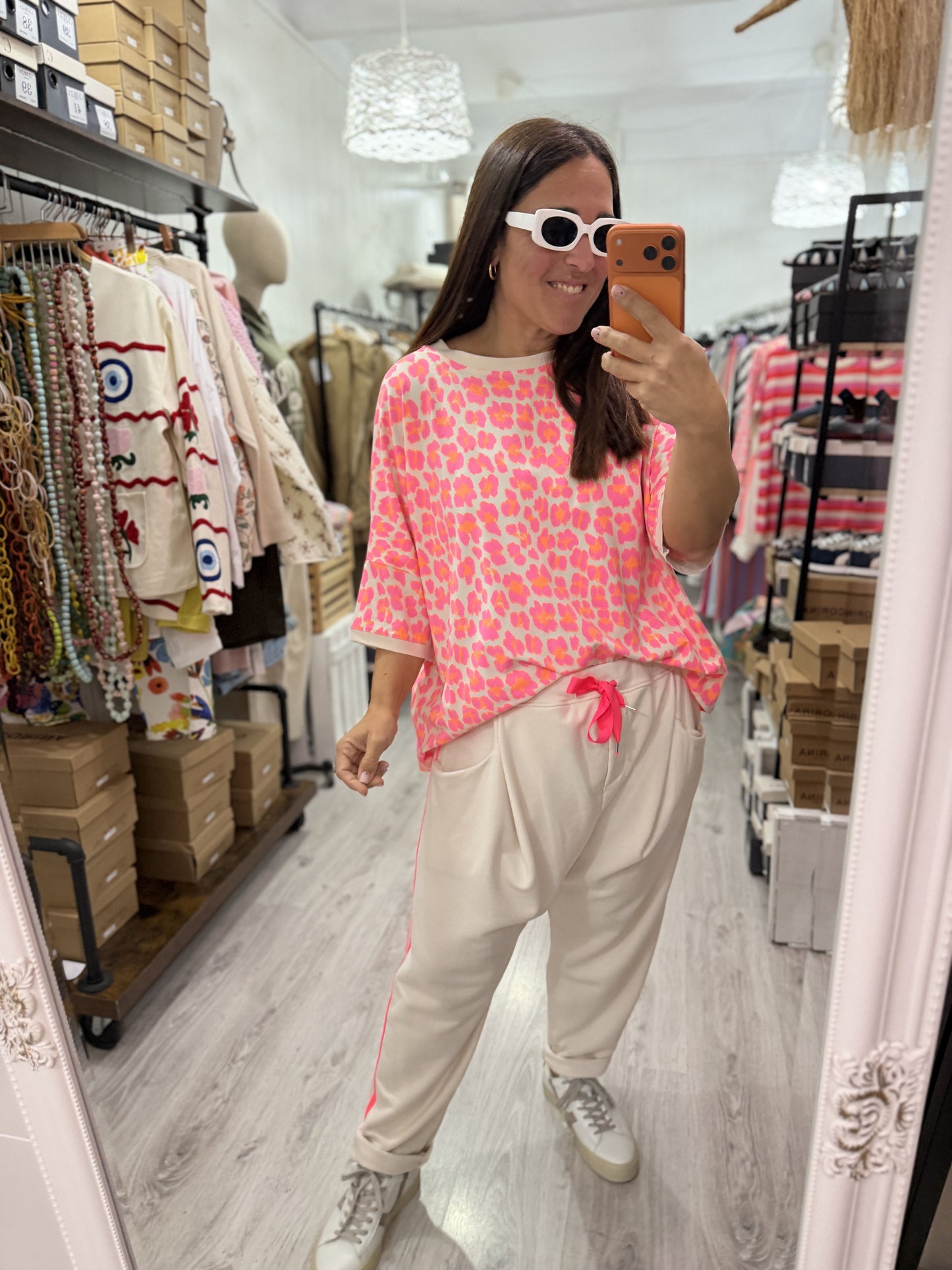 Camiseta Oversize animal print fucsia y naranja