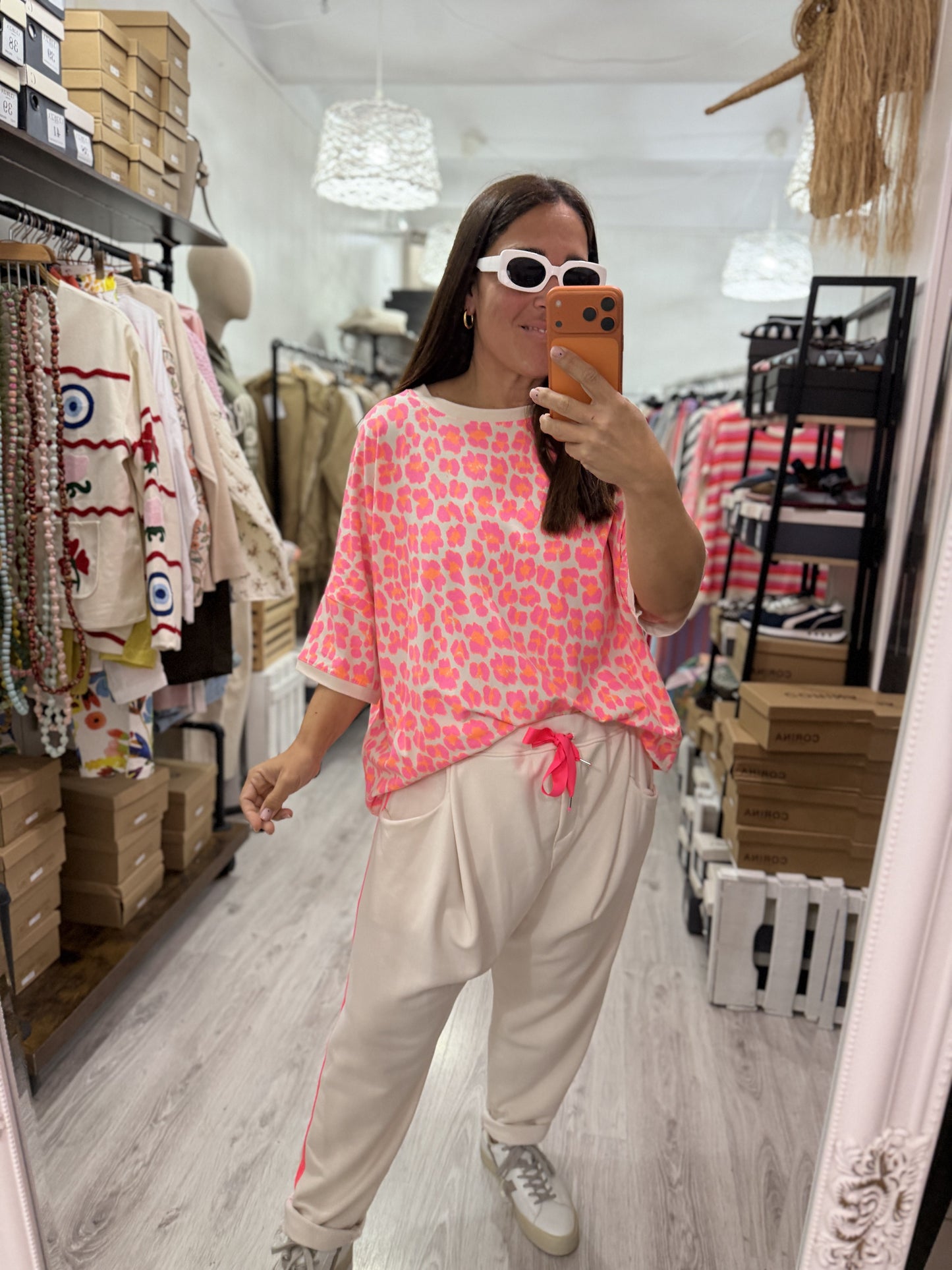 Camiseta Oversize animal print fucsia y naranja