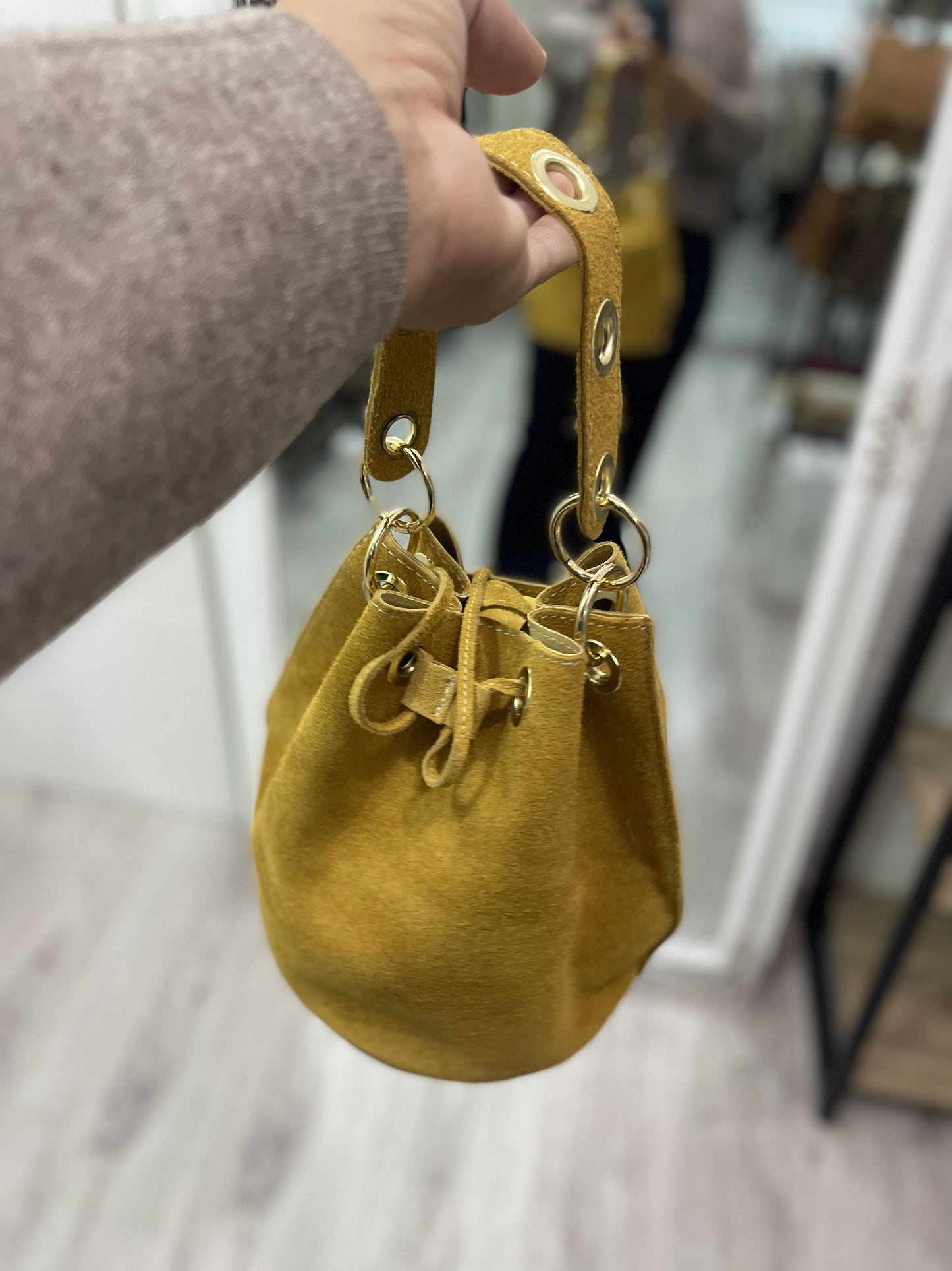 Bolso Bombonera piel mostaza