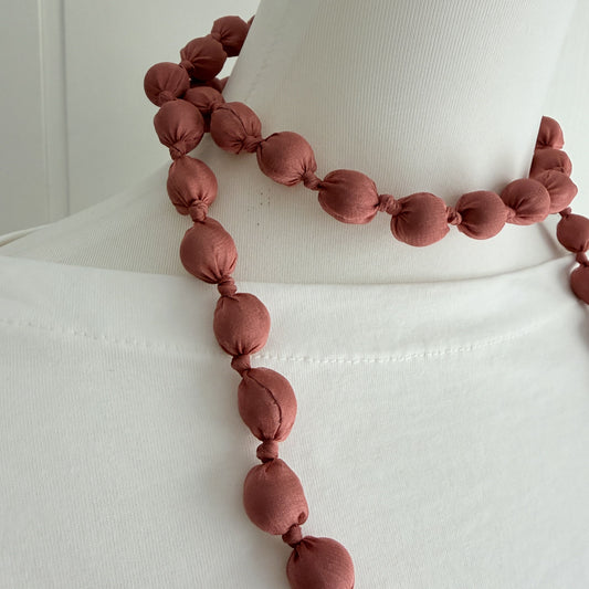 Maxi collar bolas seda caldera