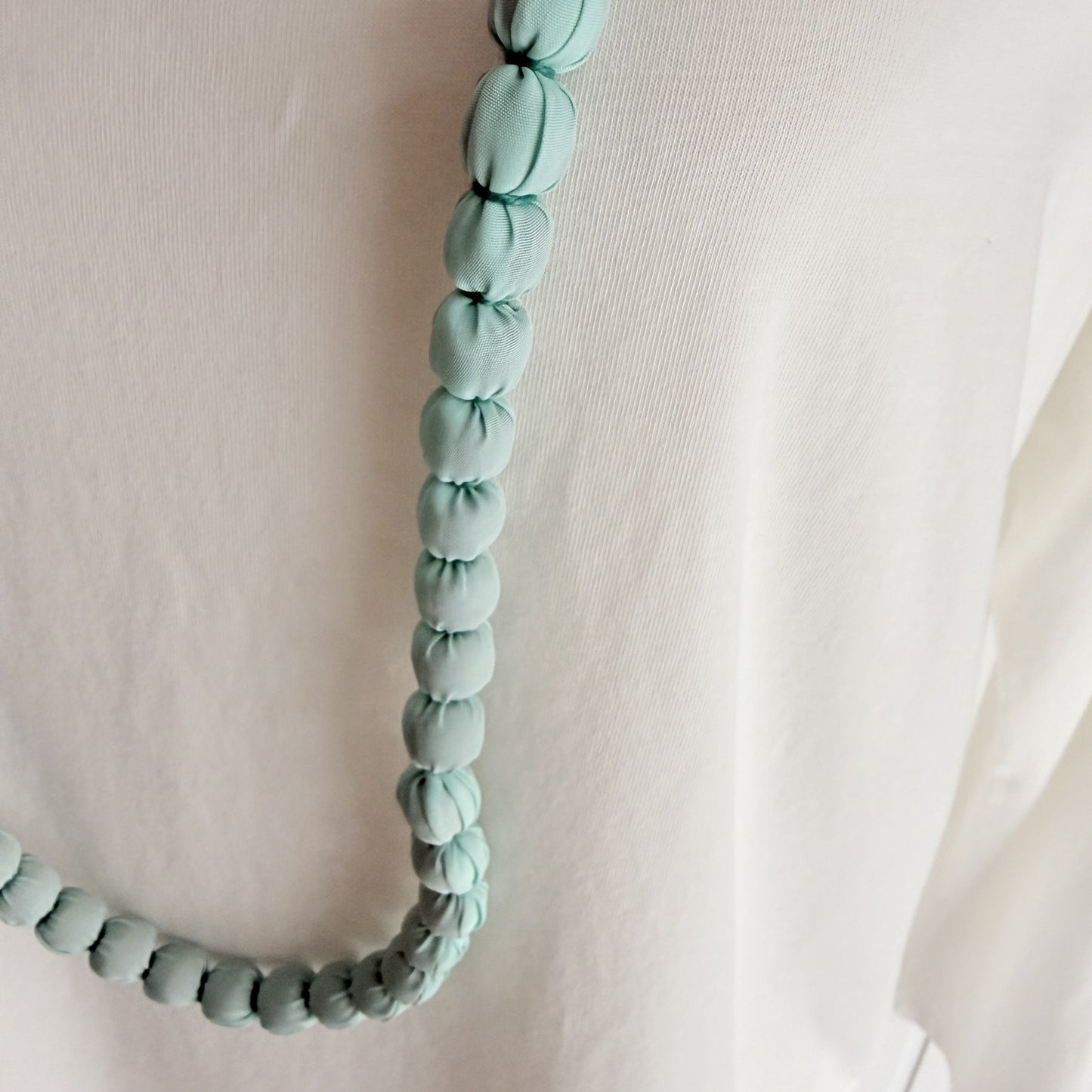 Maxi collar bolas seda turquesa