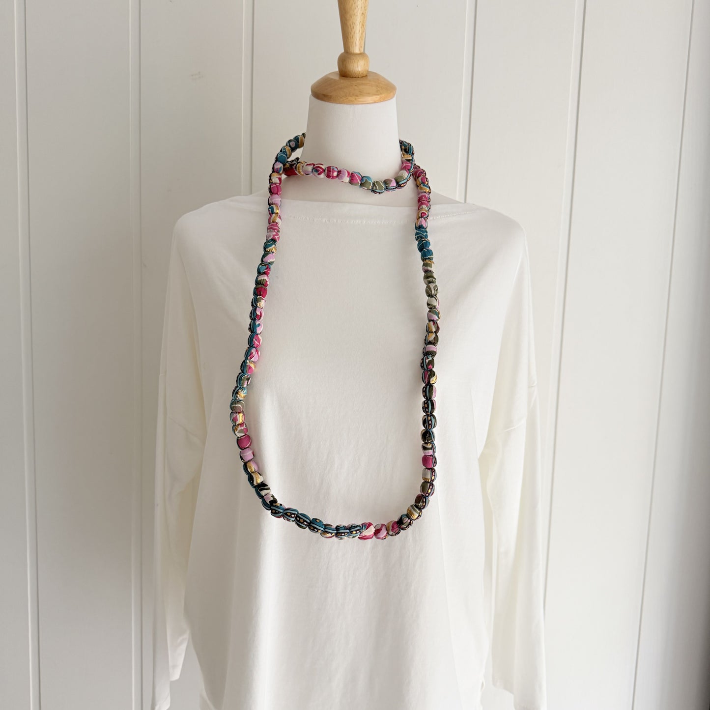 Maxi collar bolas seda estampado turquesa