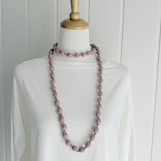 Maxi collar bolas seda rosa