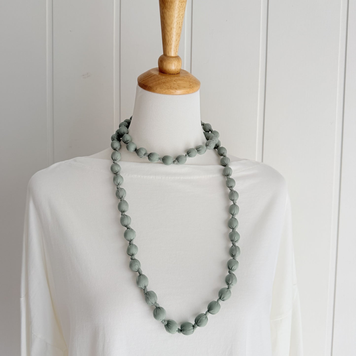 Maxi collar bolas seda mint