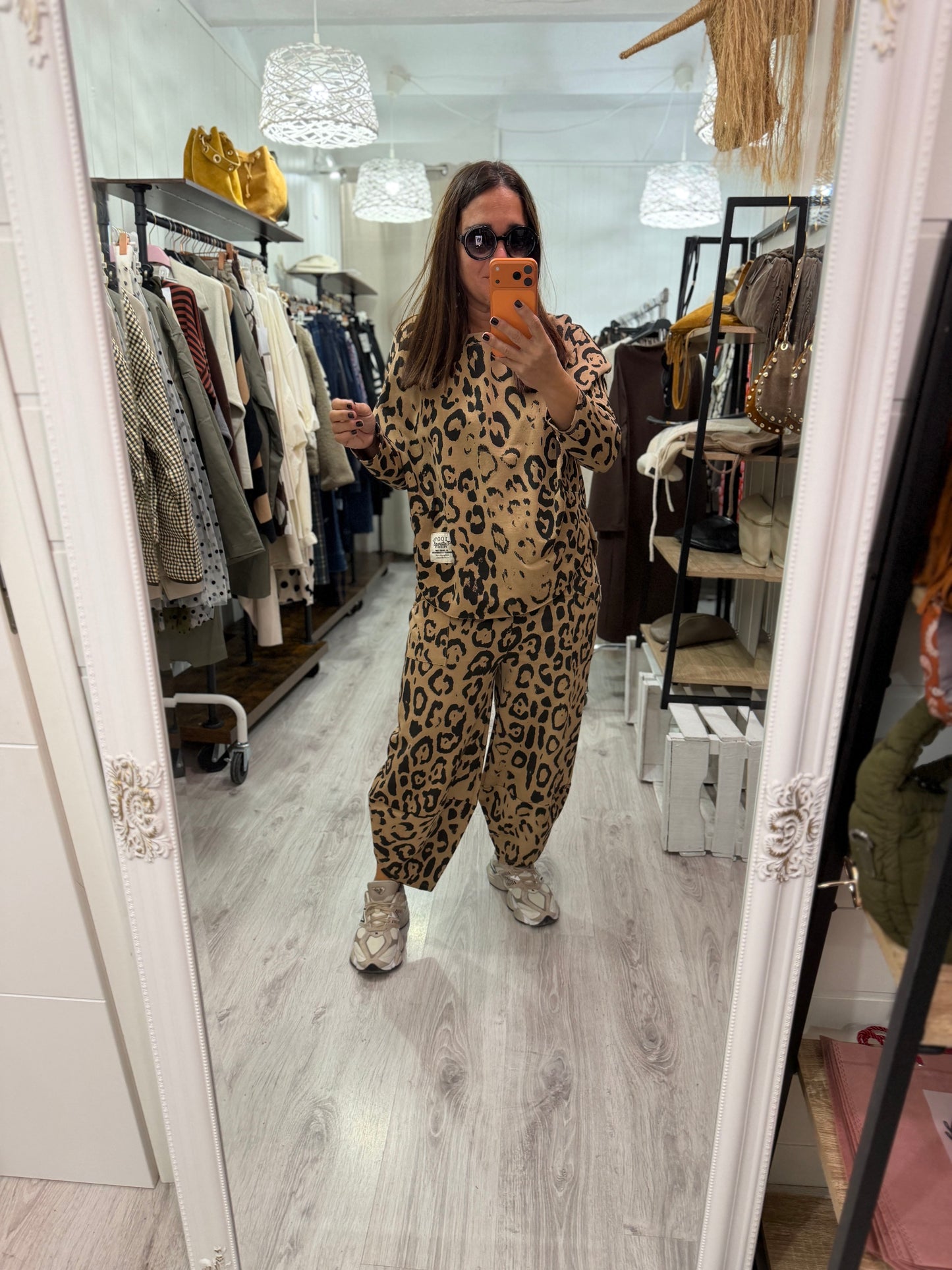 Conjunto Animal print oversize camel