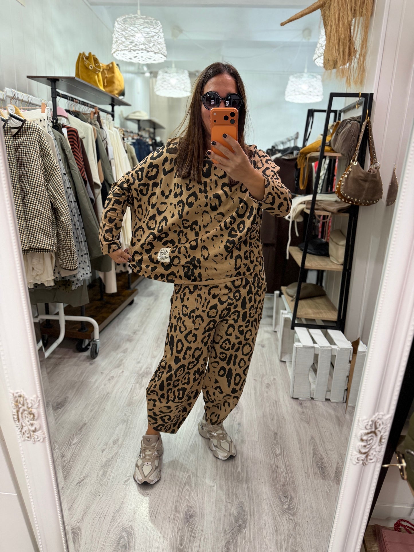 Conjunto Animal print oversize camel