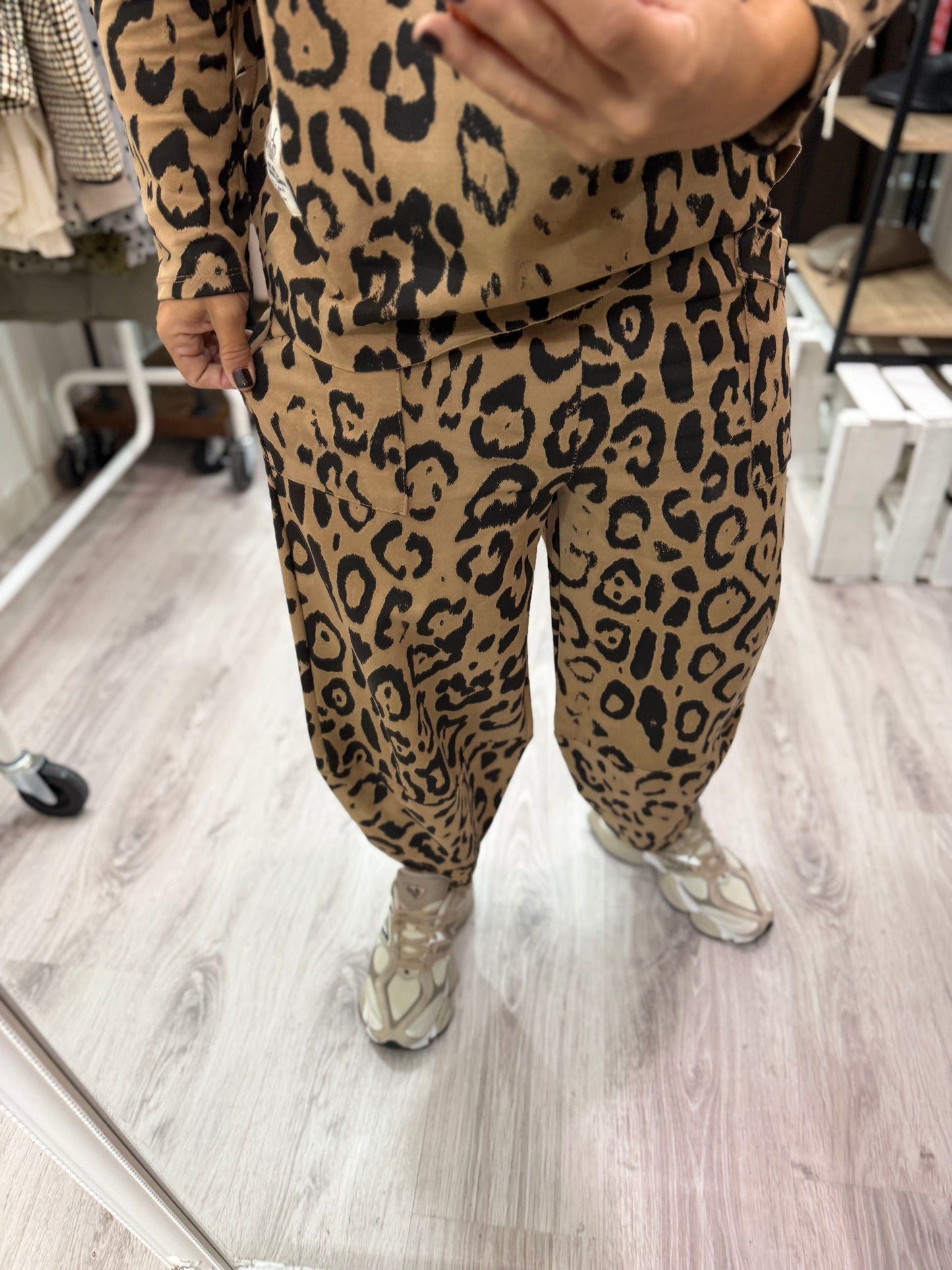 Conjunto Animal print oversize camel