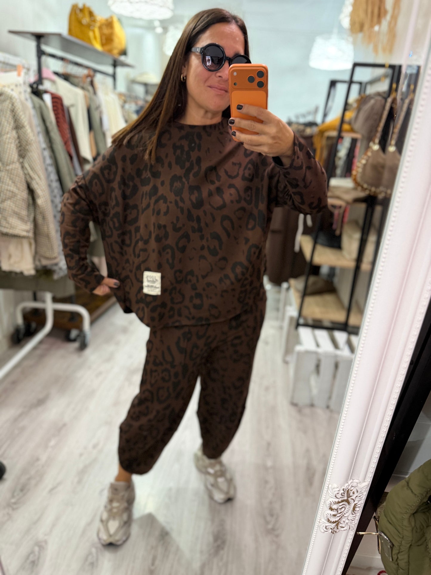 Conjunto Animal print oversize chocolate