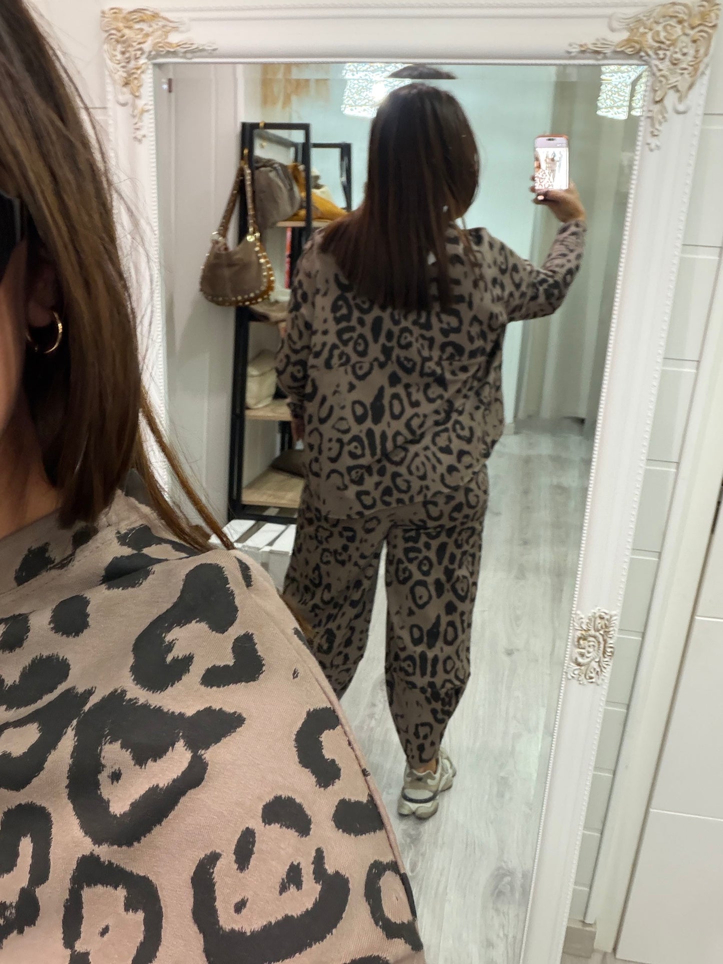 Conjunto Animal print oversize taupe