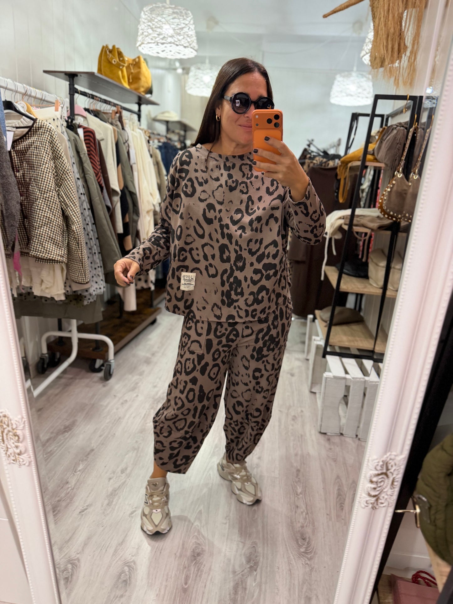 Conjunto Animal print oversize taupe