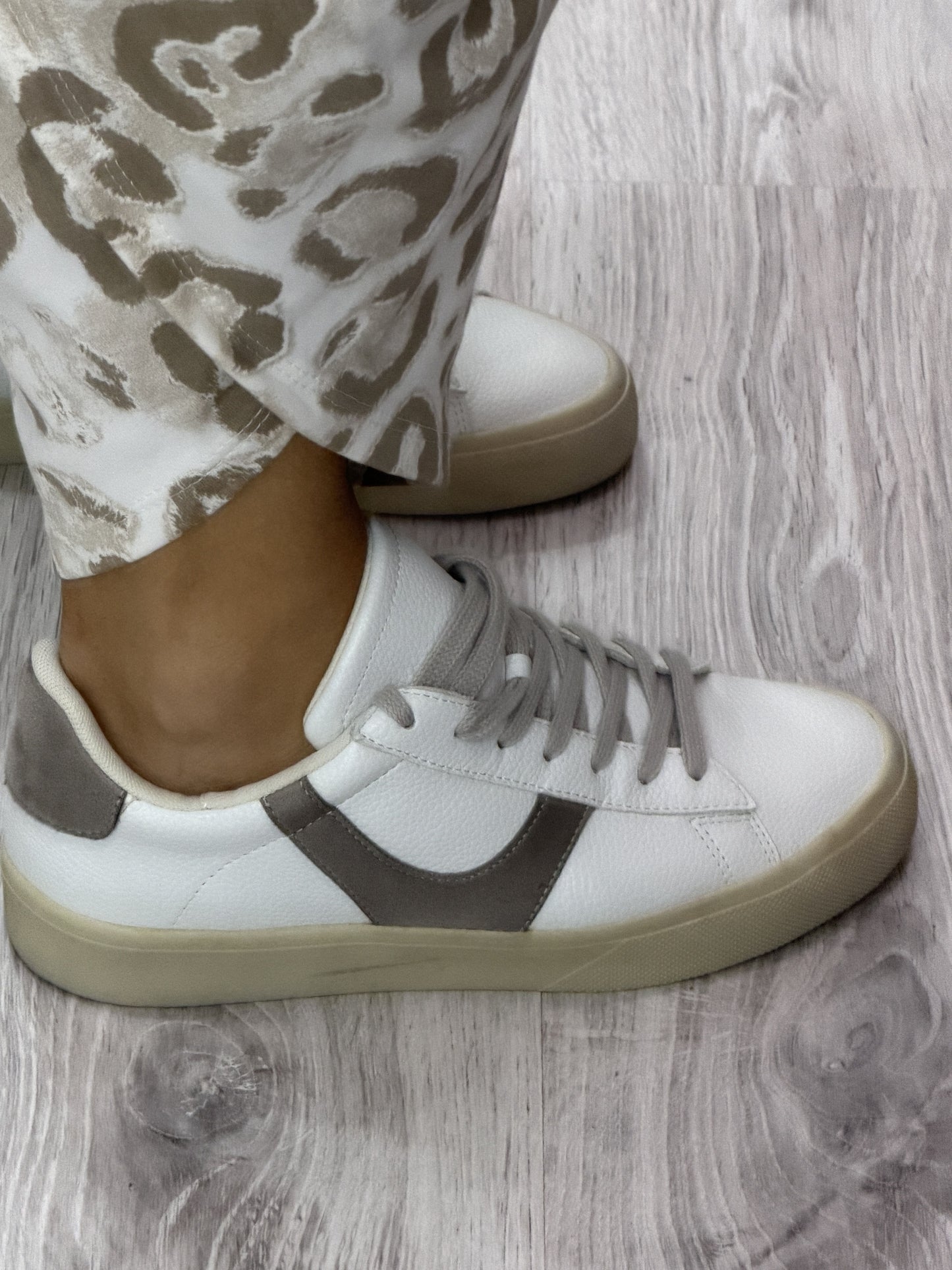 Conjunto Jogger animal print beige