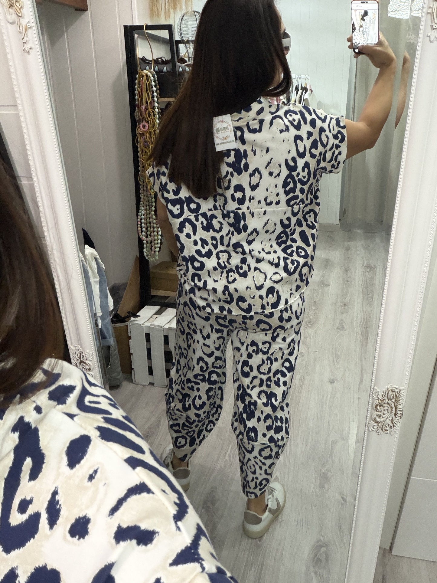 Conjunto Jogger animal print azul marino