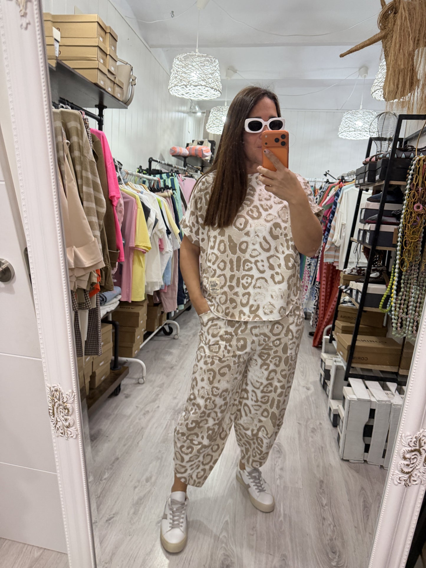 Conjunto Jogger animal print beige