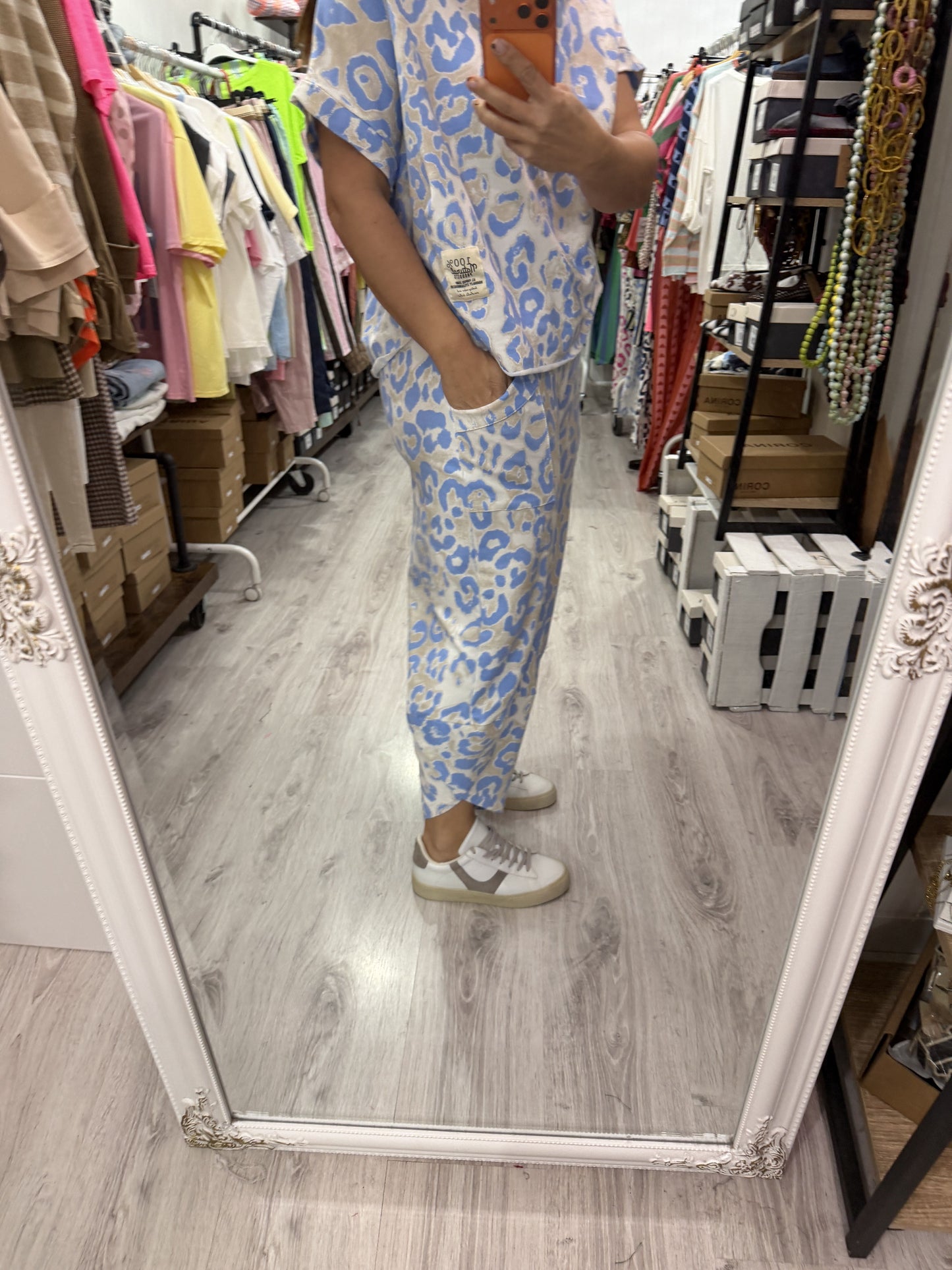 Conjunto Jogger animal print azul cielo