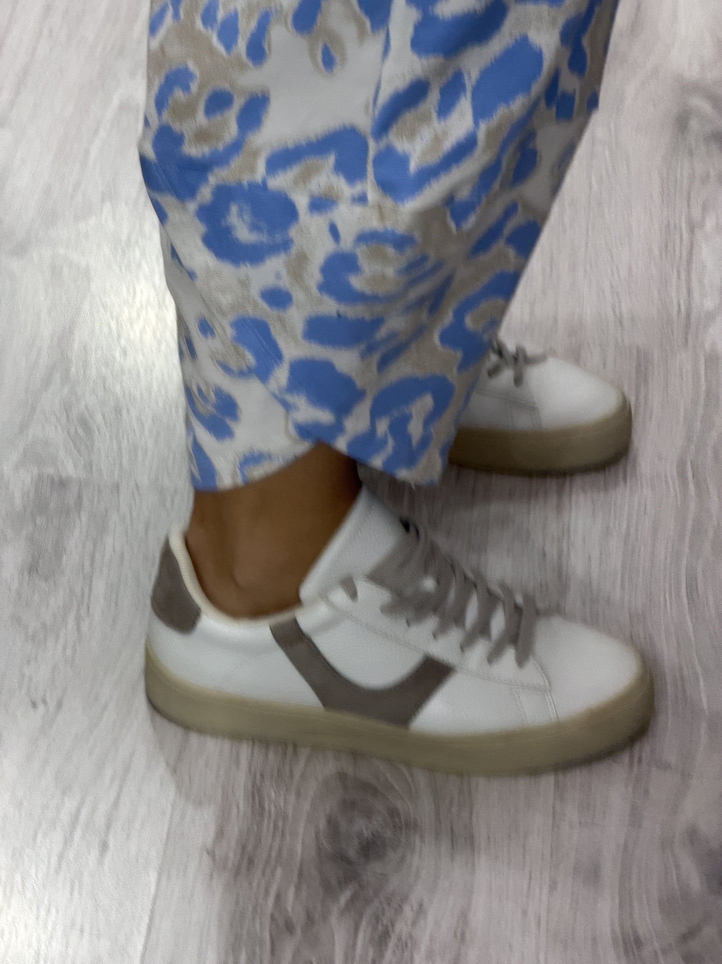 Conjunto Jogger animal print azul cielo