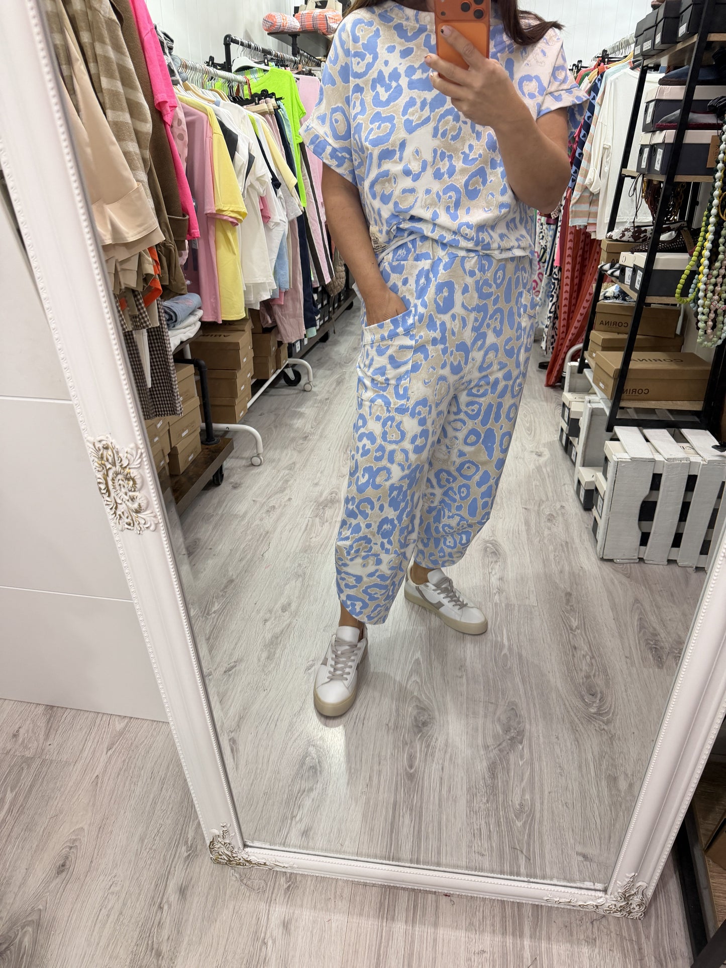 Conjunto Jogger animal print azul cielo