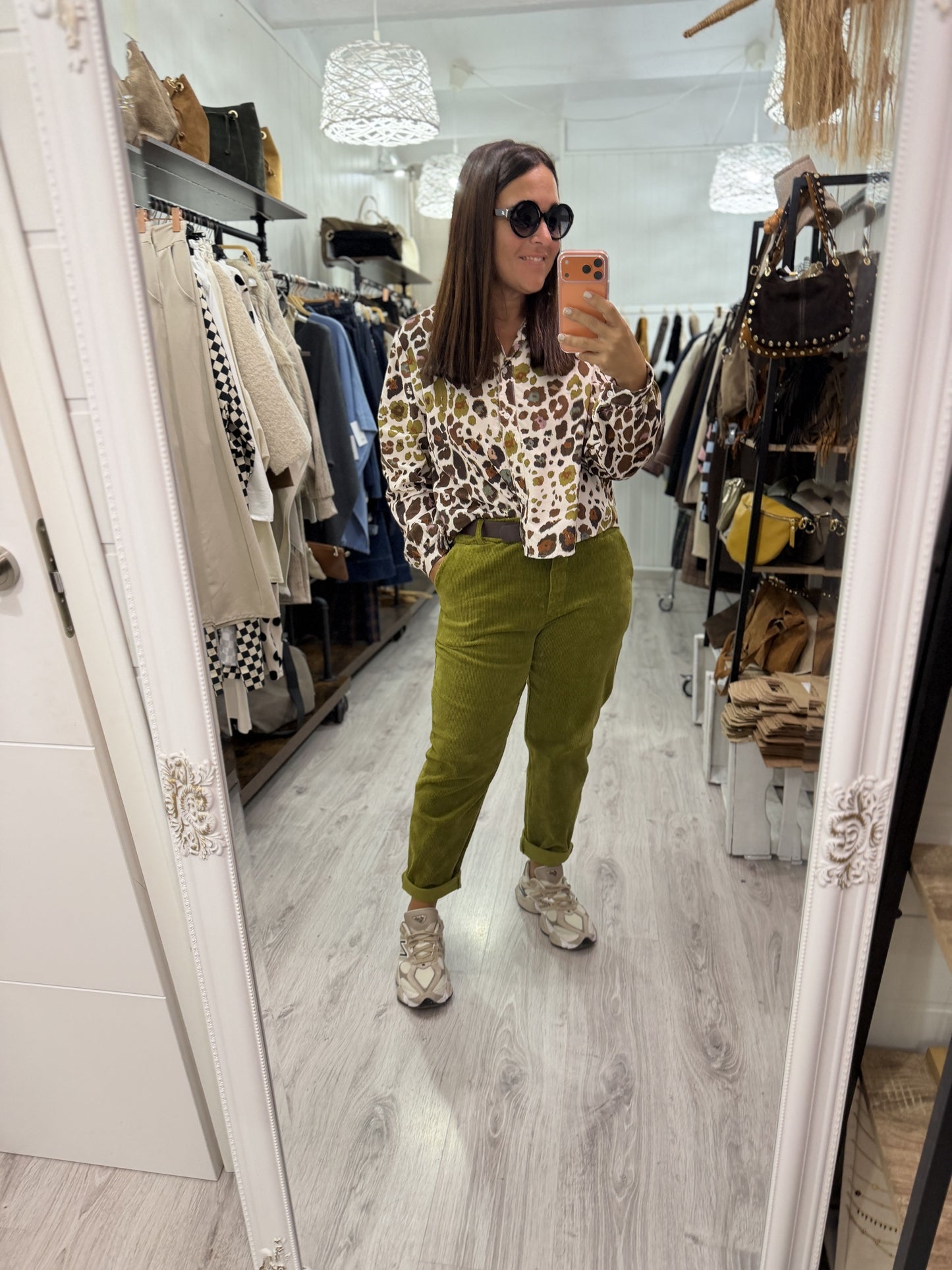 Pantalón Barrel pana pistacho