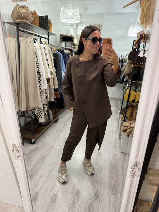 Chaqueta Osaka punto roma chocolate