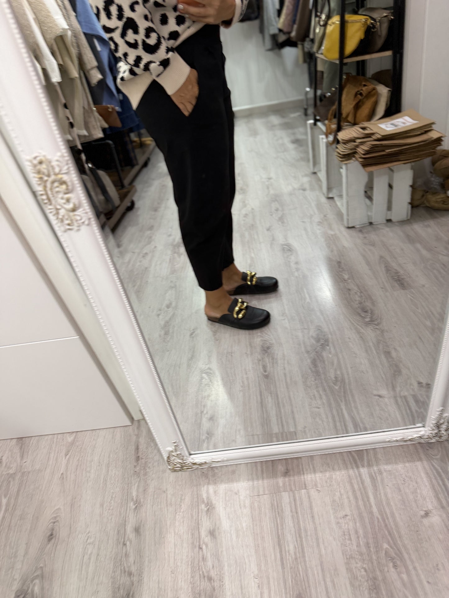 Pantalón Sakura punto roma negro