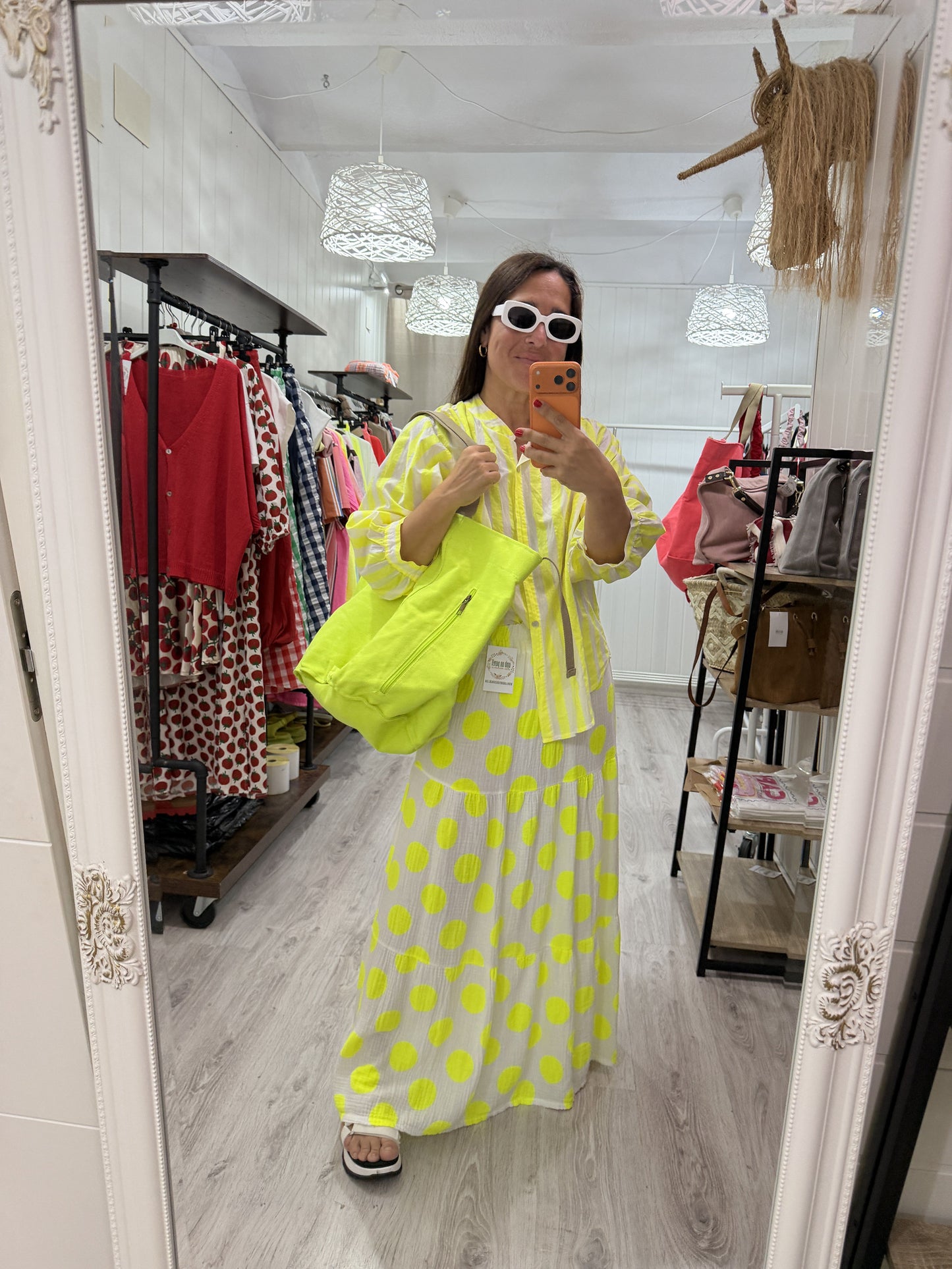 Falda topos amarillo fluor
