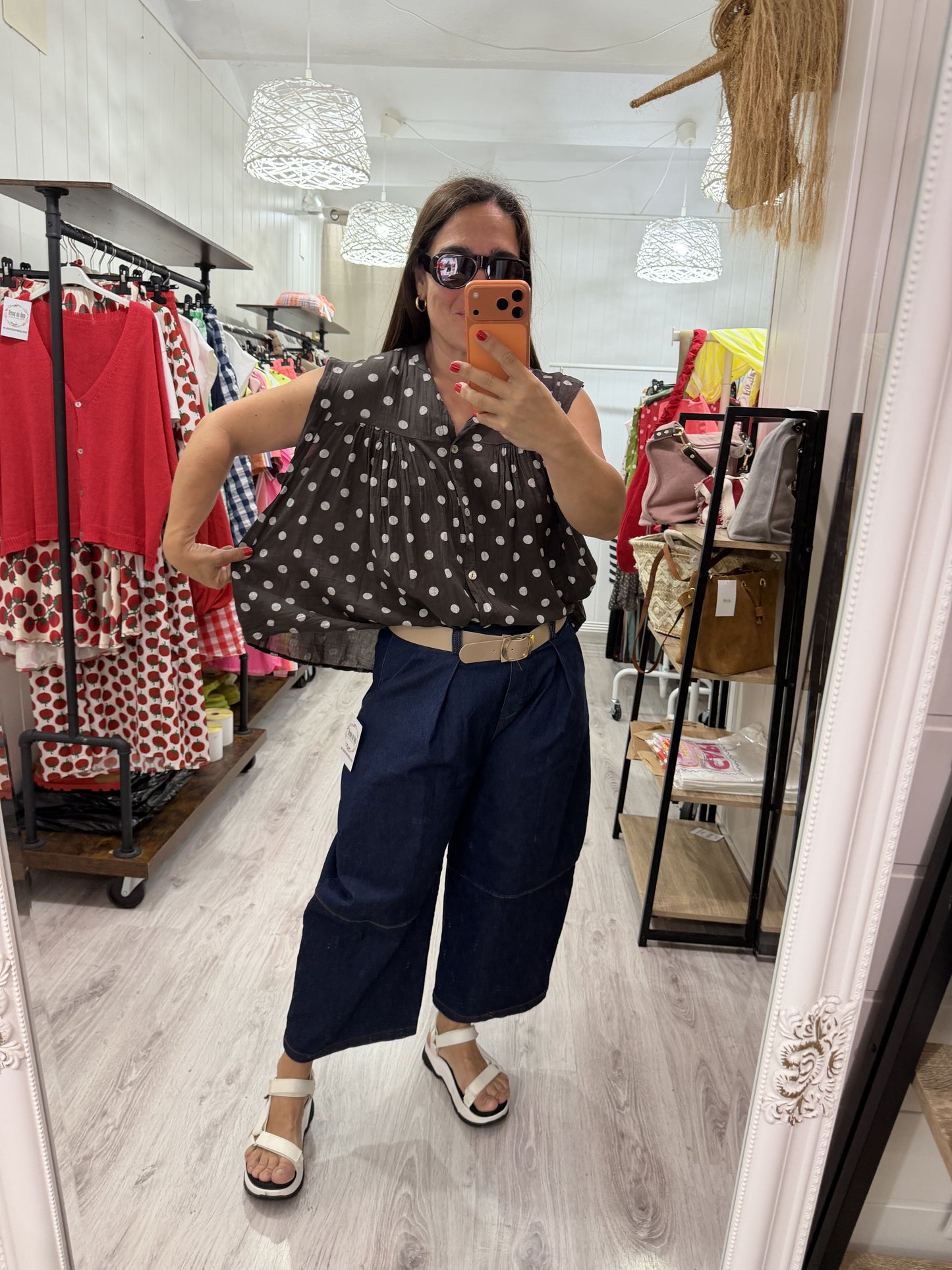 Blusa Lola oversize topos chocolate