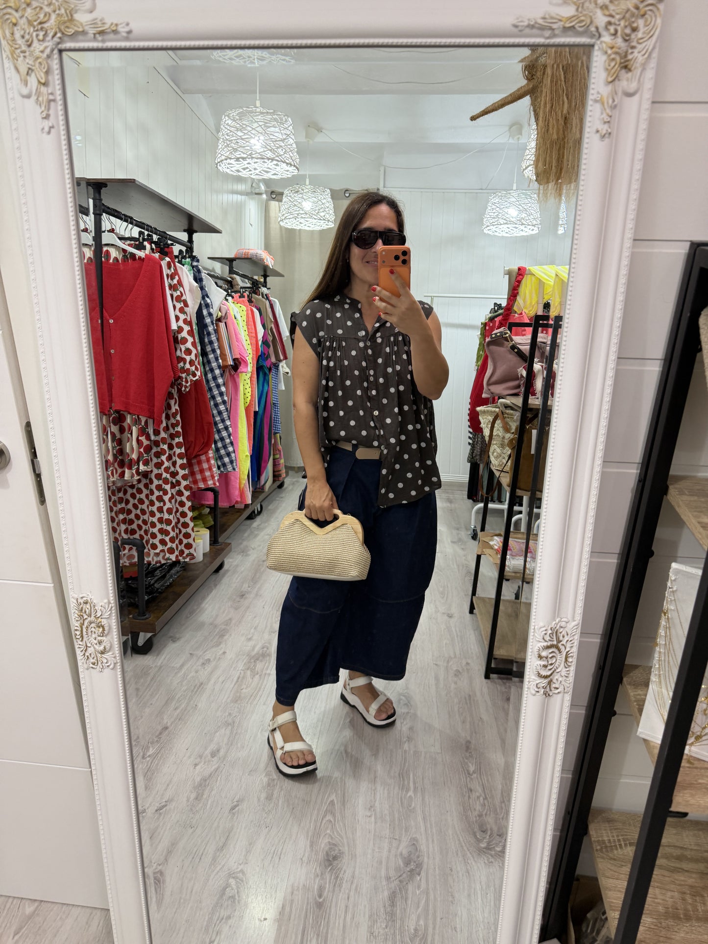 Blusa Lola oversize topos chocolate