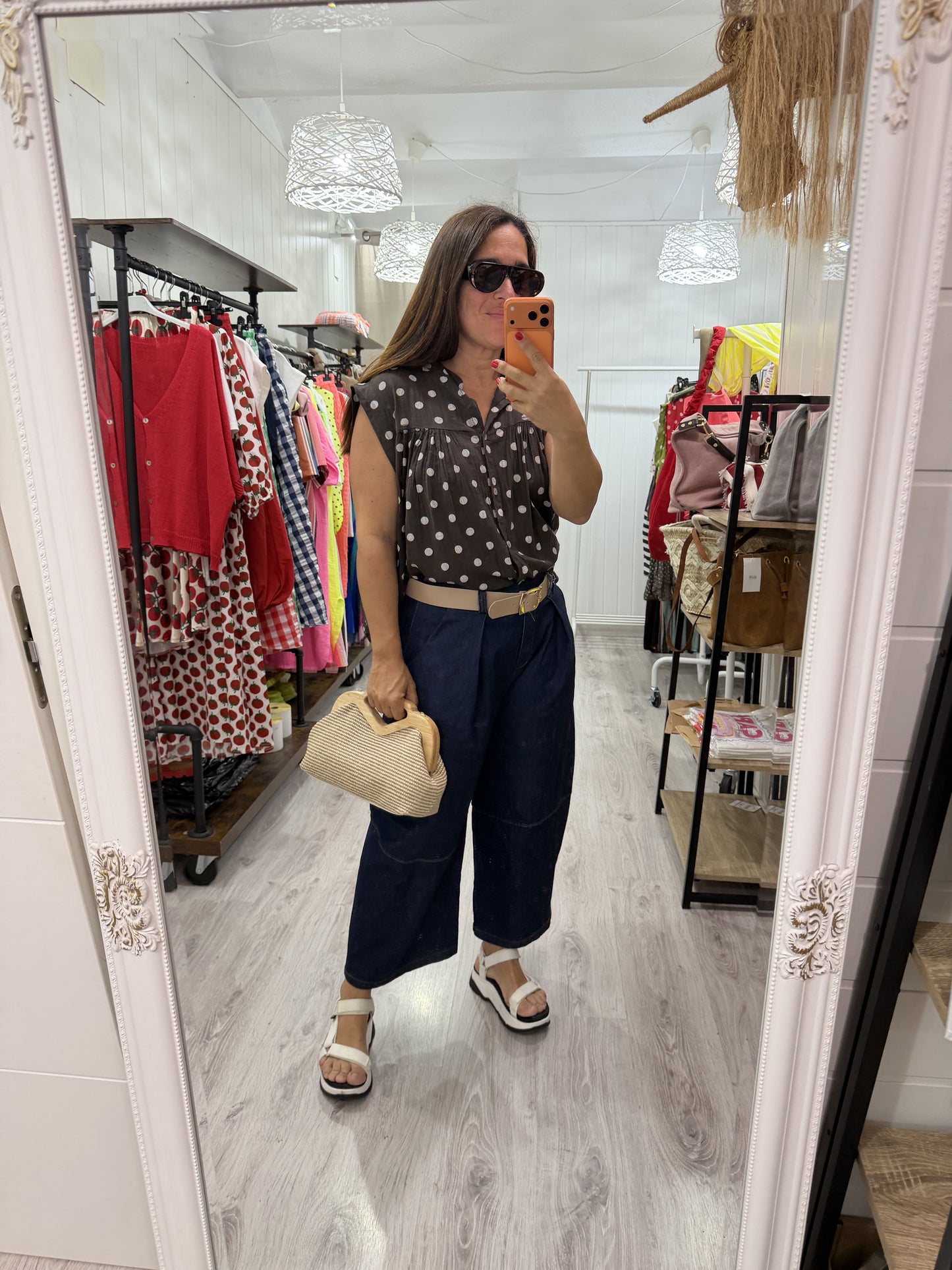 Blusa Lola oversize topos chocolate