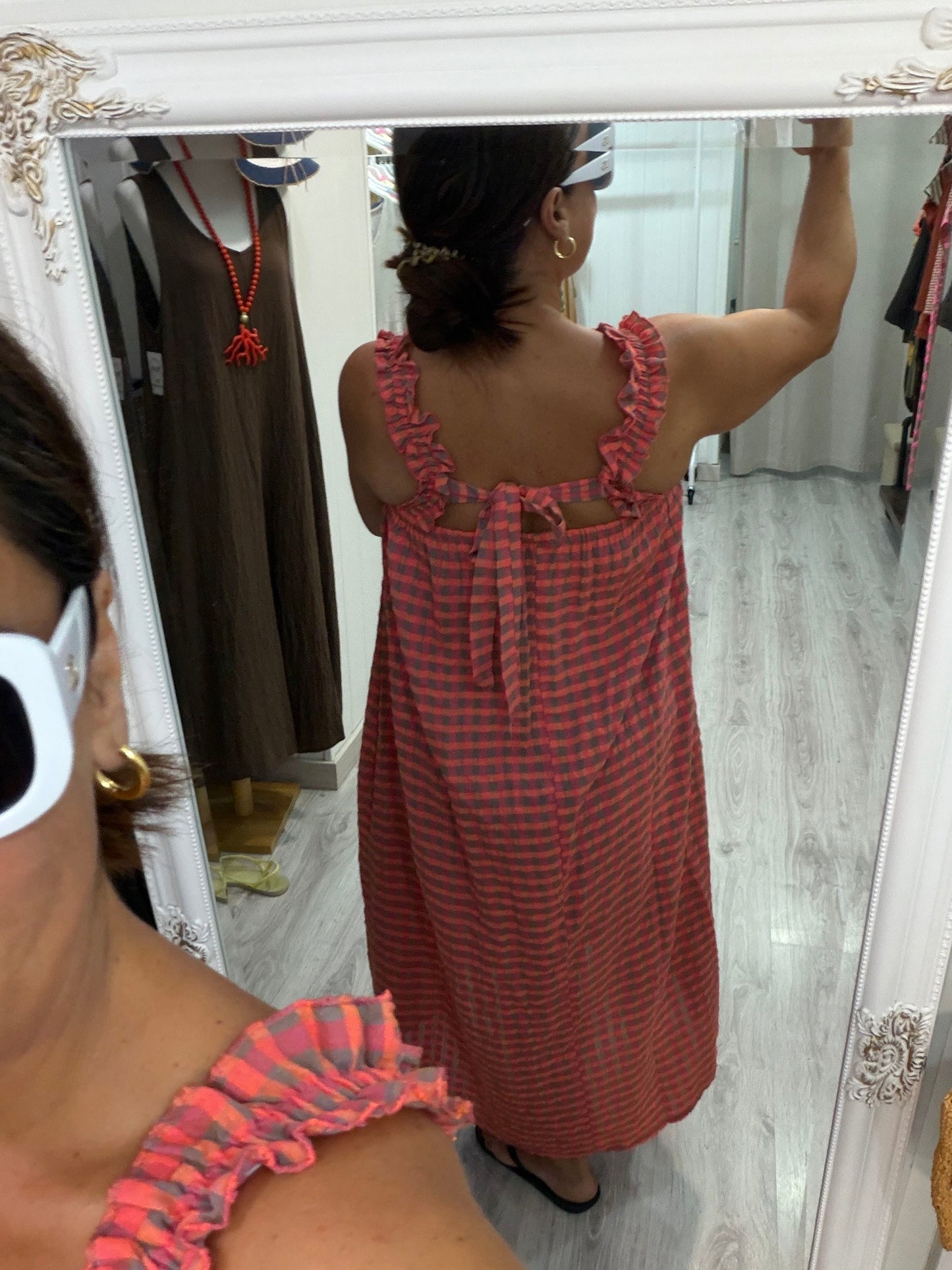 Vestido Lazo espalda Vichy fluor coral y taupe