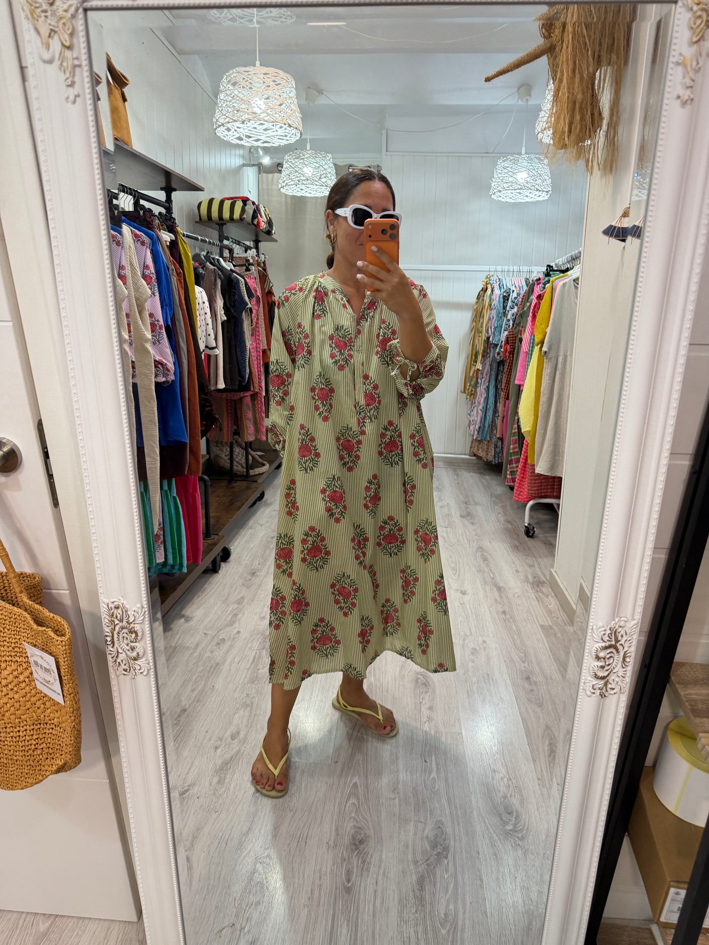 Vestido Siena milrayas y flores pistacho