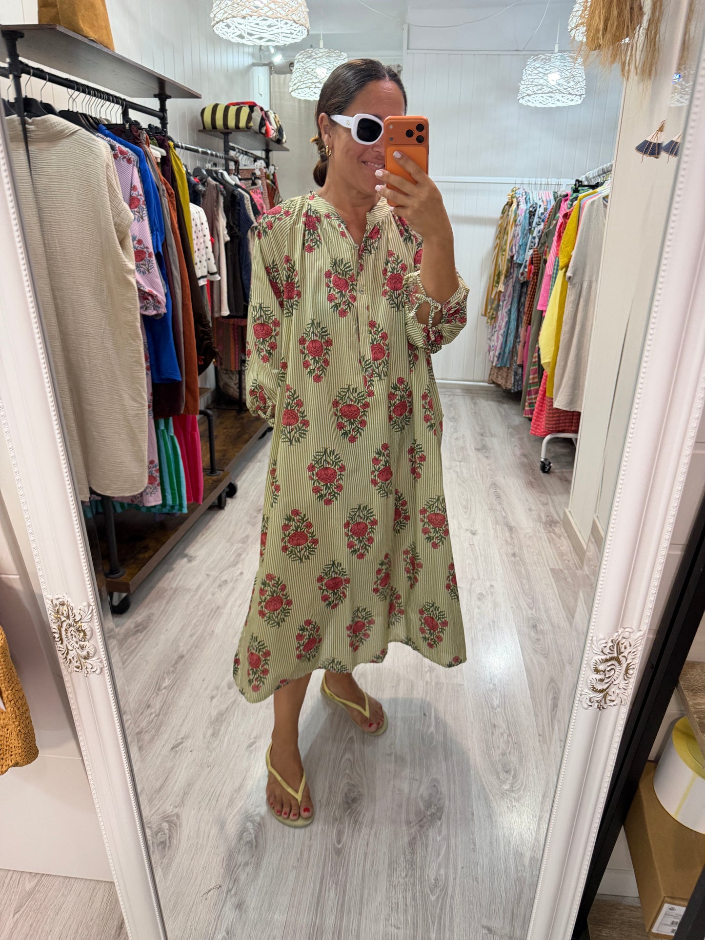 Vestido Siena milrayas y flores pistacho