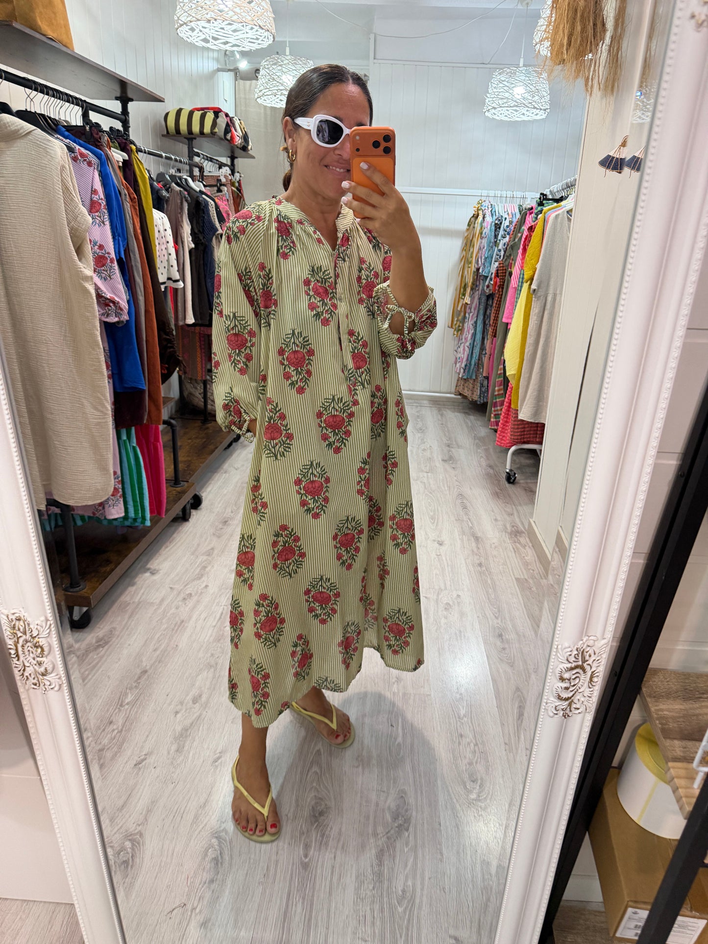 Vestido Siena milrayas y flores pistacho