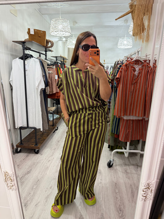Conjunto Oversize rayas chocolate y pistacho