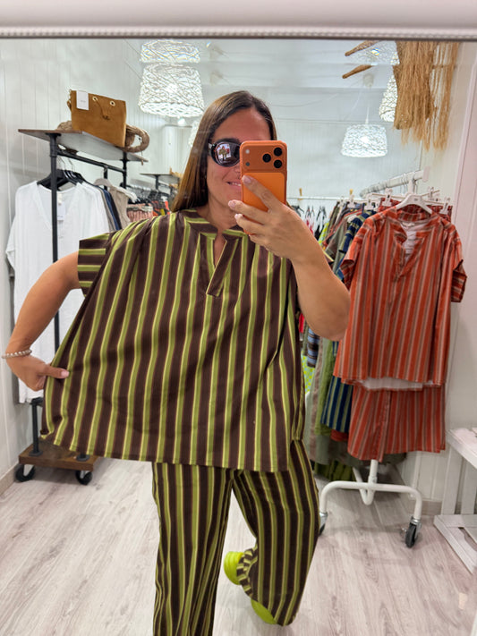 Conjunto Oversize rayas chocolate y pistacho