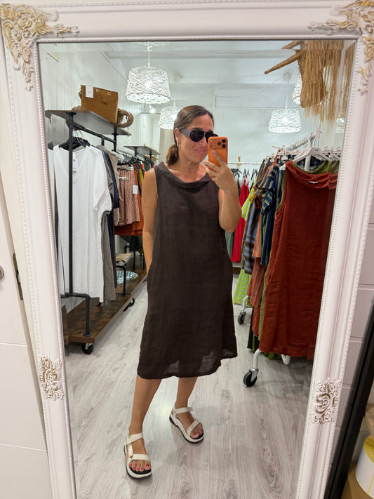 Vestido Lino cuello barco chocolate