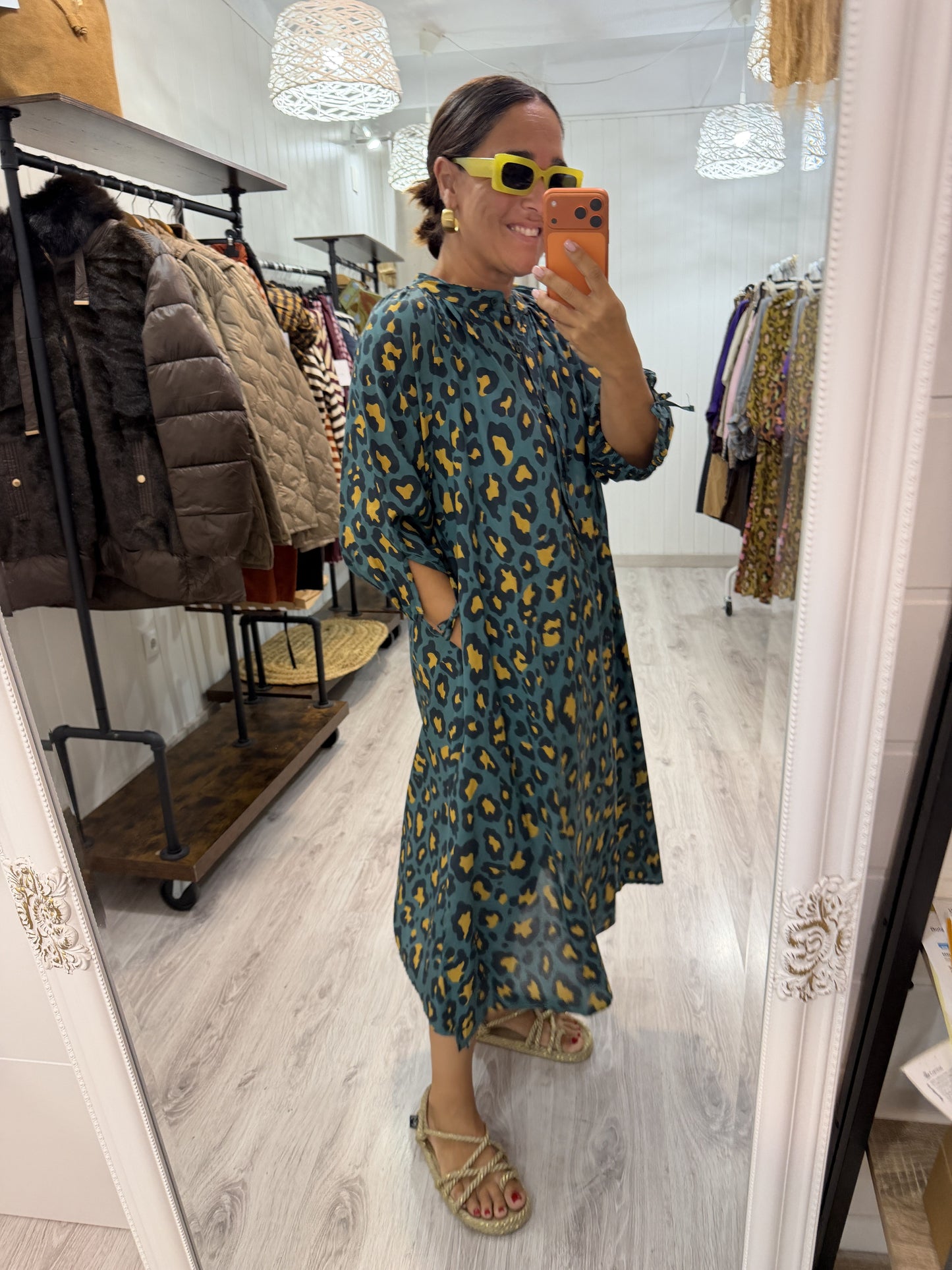 Vestido Leopardo contrastes turquesa y lima